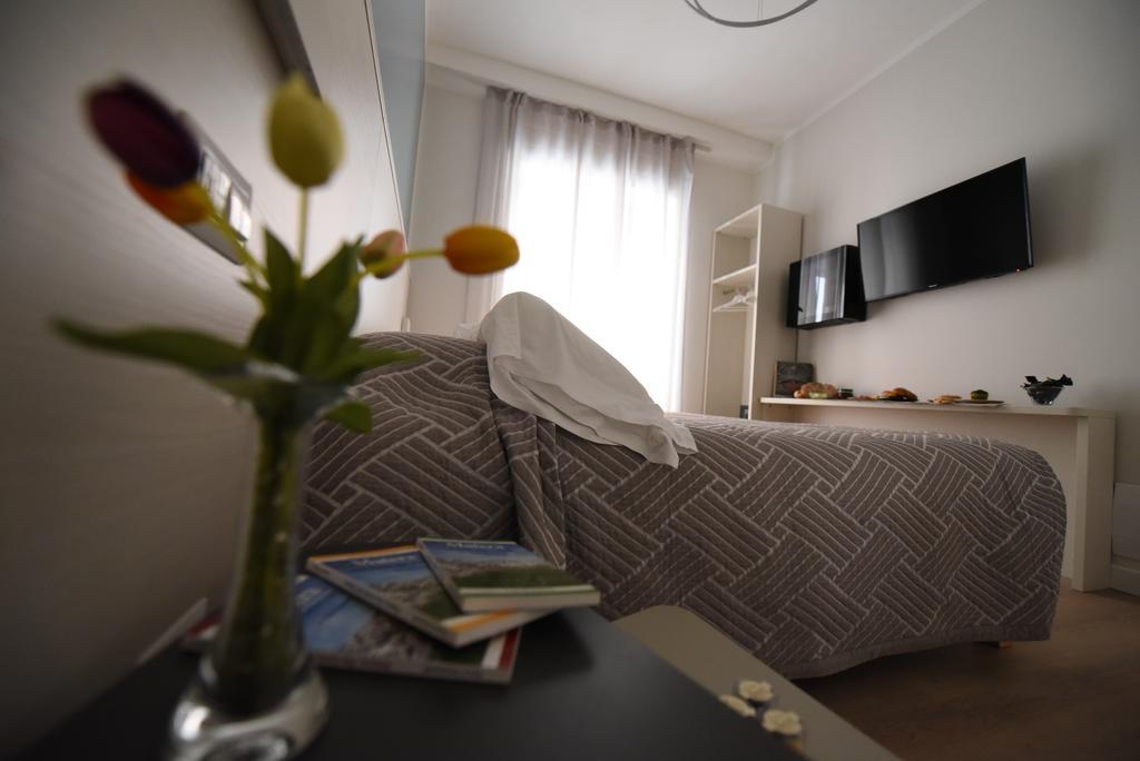Nicola'S Luxury Rooms มาเตรา ภายนอก รูปภาพ